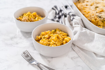 Macaroni and cheese with broccoli