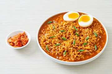 Korean instant noodles with egg