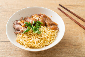 dried stewed pork leg noodles bowl