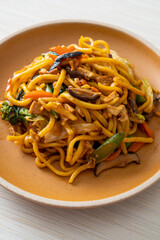 stir-fried yakisoba noodles with vegetable in vegan style