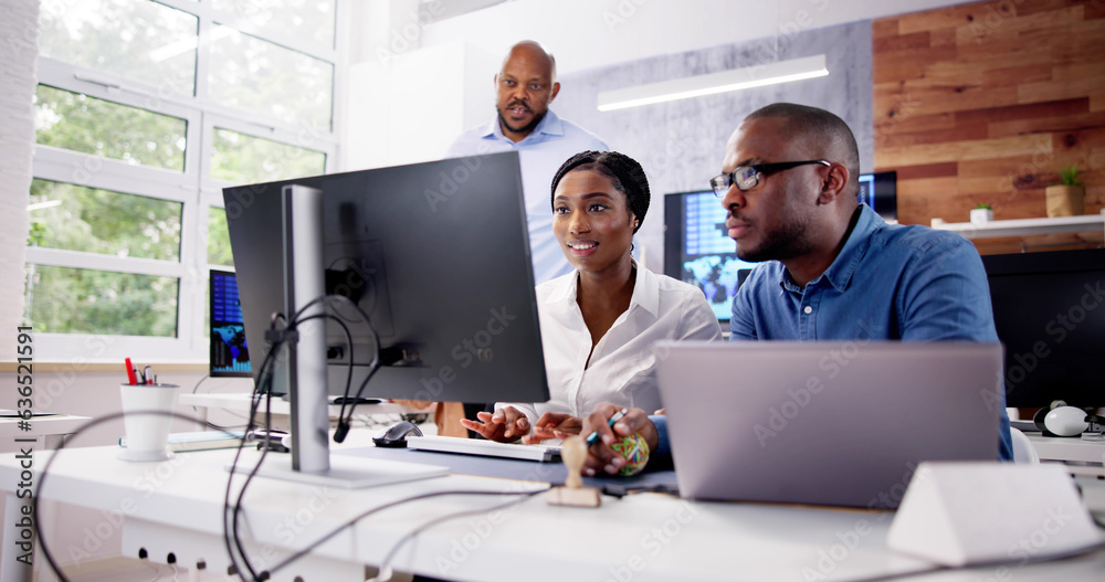Aufkleber african financial data analysts using dashboard on screens