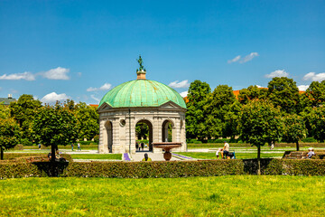 Tagesausflug in die Bayrische Hauptstadt München an einen sonnigen Sommertag - Bayern - Deutschland