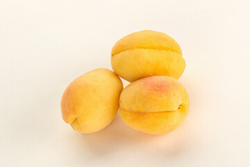 Fototapeta na wymiar Ripe sweet juicy apricot heap