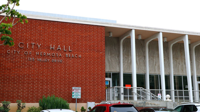 Hermosa Beach (LA County), California: HERMOSA BEACH City Hall at 1315 Valley Dr, Hermosa Beach