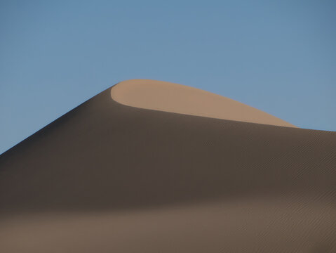 Dune on Dasht-e Kavier desert, Garmeh, Iran