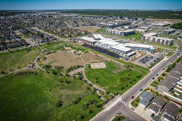 Fototapeta premium Aerial Majesty: Stonebridge, Saskatoon, Saskatchewan Expanse