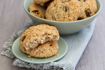 Whole grain oat cookies