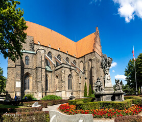 Fototapeta na wymiar Basilika St. Peter und Paul Strzegom Polen