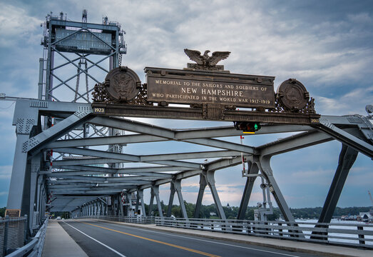 V vertical-lift bridge to Maine