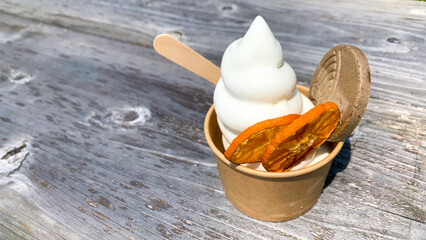 ドライフルーツとミルクソフトクリーム