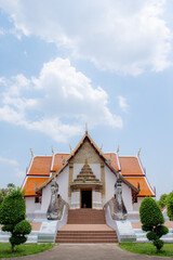 Visit beautiful temples in Northern Thailand.