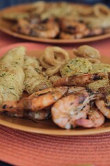 Fritura de gambas y calamar