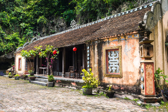 hoa lu ancient capital in ninh binh, vietnam