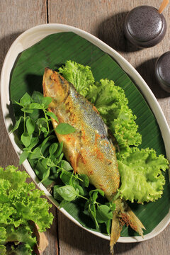 Raw Bandeng Presto Juwana, Milkfish Cooked with Pressure Cooker
