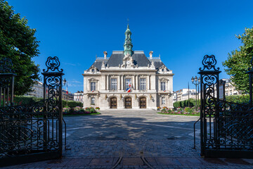 Vue extérieure de l'hôtel de ville de Levallois-Perret, France. Levallois-Perret est une commune située dans le département des Hauts-de-Seine en région Île-de-France, au nord-ouest de Paris