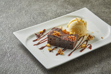 chocolate brownie with ice cream