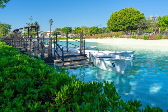  Walking in Parque de la Bateria in Torremolinos, Spain
