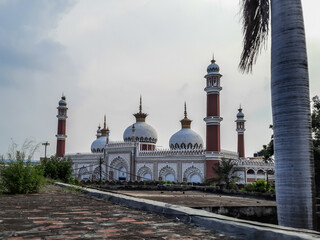 Fototapeta na wymiar Beautiful mosque 