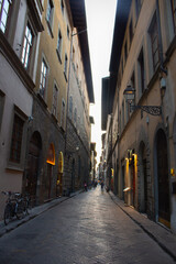 Fototapeta na wymiar old historic narrow alley in Florance Italy