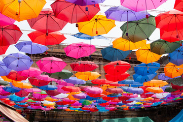 Fototapeta na wymiar colorful umbrellas in the market