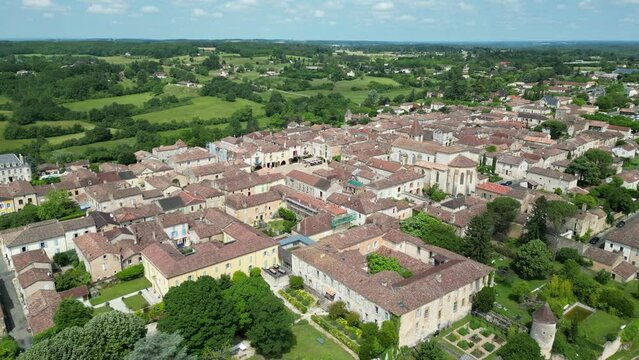 Push in Aerial Monpazier  town France