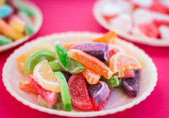 fgummy ruit candy on a plate