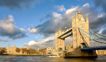 London Tower Bridge is a Grade 