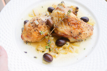 Hähnchen ligurisch italienisch oliven weißwein 