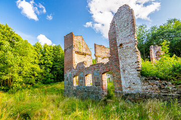 Ruiny zabytkowe mur ceglany