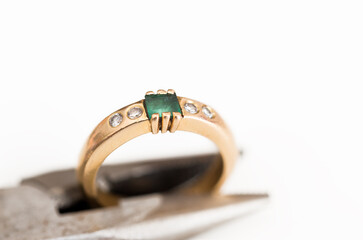 A Glittering Showcase: Expertly Handcrafted Jewelry and Accessories