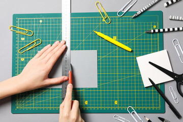 The concept of accessories for patchwork, mat cutting