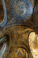 Fototapeta na wymiar Interior of San Michele Maggiore church in Pavia, Italy