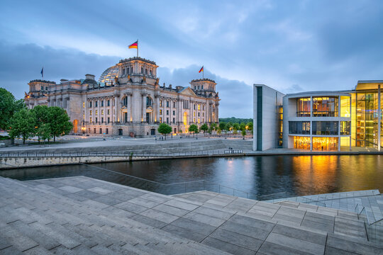 Government district (Regierungsviertel) with Reichstag building along the Spree River, Berlin, Germany