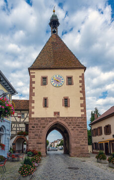 Koenigschaffhausener Tor or Torle old city gate, 16th century, Koenigschaffhauserstrasse, Endingen, Baden-Wuerttemberg, Germany, Europe