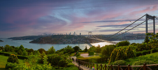 Naklejka premium Fatih Sultan Mehmet Bridge view from Otagtepe Park in Istanbul