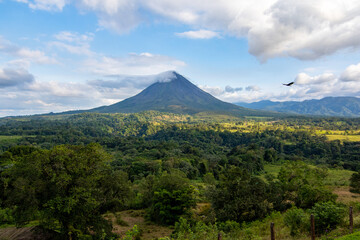 Fototapeta na wymiar Serene Landscape Amidst Majestic Mountains and Lush Forest Volcano in Costa Rica