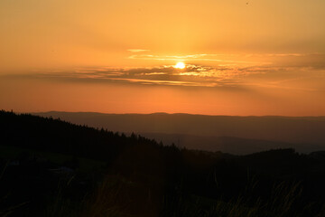 soleil et nuages au coucher