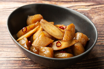 牛蒡と豚バラの甘辛煮