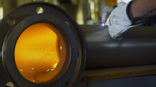 Steel pipe plasma cutting