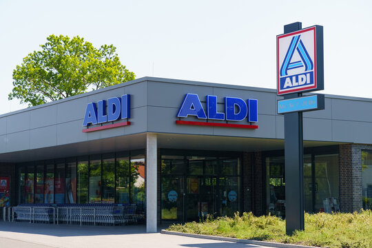 View of a ALDI supermarket in a German city.