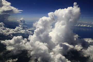 １万メートル上空から撮影した入道雲