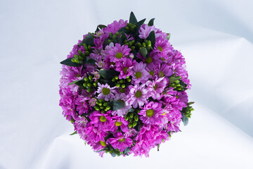Clear picture of bouquet made in a circle shape, very beautiful.