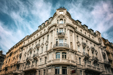 Fototapeta na wymiar Classical Corner Buildings of Vienna, Austria
