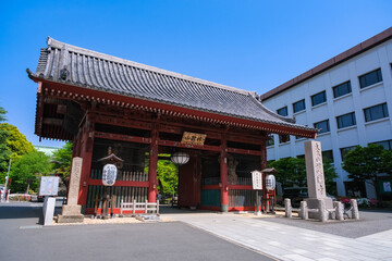 Fototapeta premium 東京都文京区 護国寺 仁王門