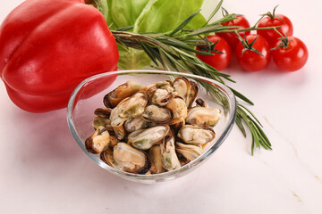 Marinated mussels in the bowl