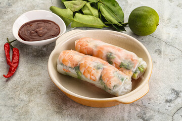 Vietnamese spring roll with prawn