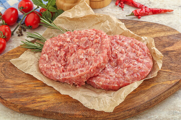Raw pork cutlet for burger