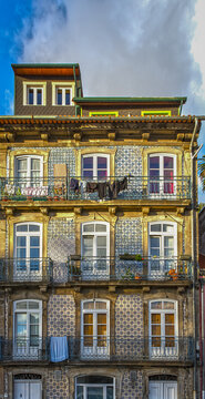 Octubre 2013. Nice facades of the city of Porto. Portugal.