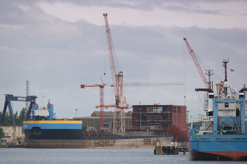 statek, port, ładunek, wysyłka, przemysł, fracht, przemysłowy, port, dok, transport, łódź, transport, morze, woda, © Piotr