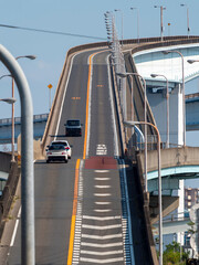 大阪港に架かるべた踏み坂なみはや大橋